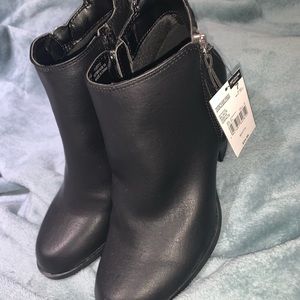 Black healed boots